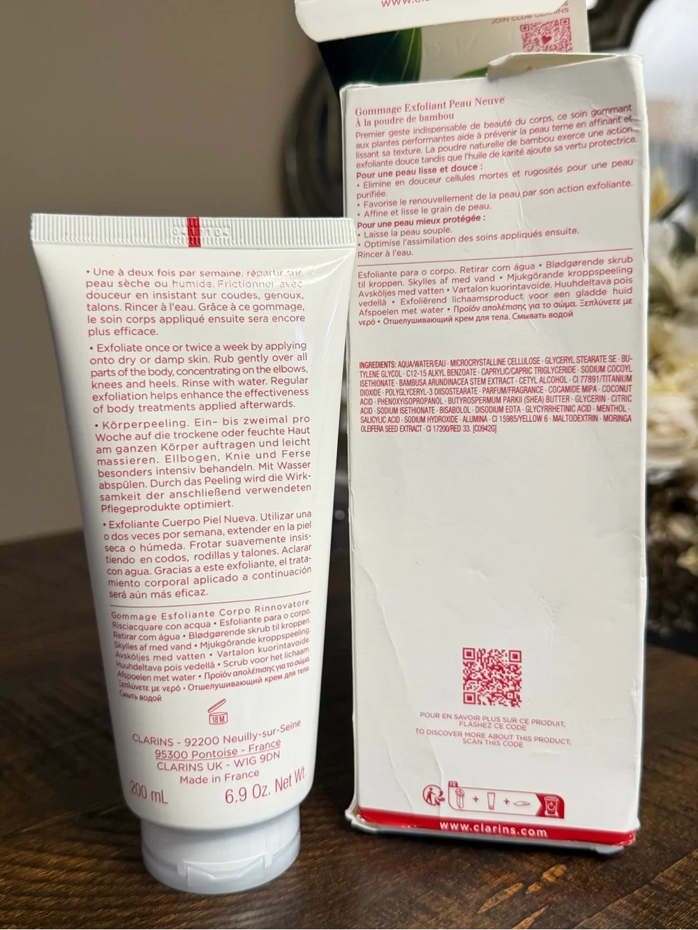 Clarins Exfoliating Body Scrub For Smooth Skin With Bamboo Powder 200ml/6.9 Fl